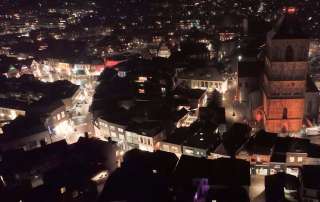 Carnavalsviering in de Plechelmusbasiliek